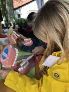 Bei der Stadtteilrallye stand unter anderem Zähneputzen und selbstgemachte Seife auf dem Programm Bei der Stadtteilrallye stand unter anderem Zähneputzen und selbstgemachte Seife auf dem Programm